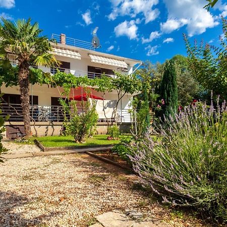 Apartment Maria Малинска Экстерьер фото