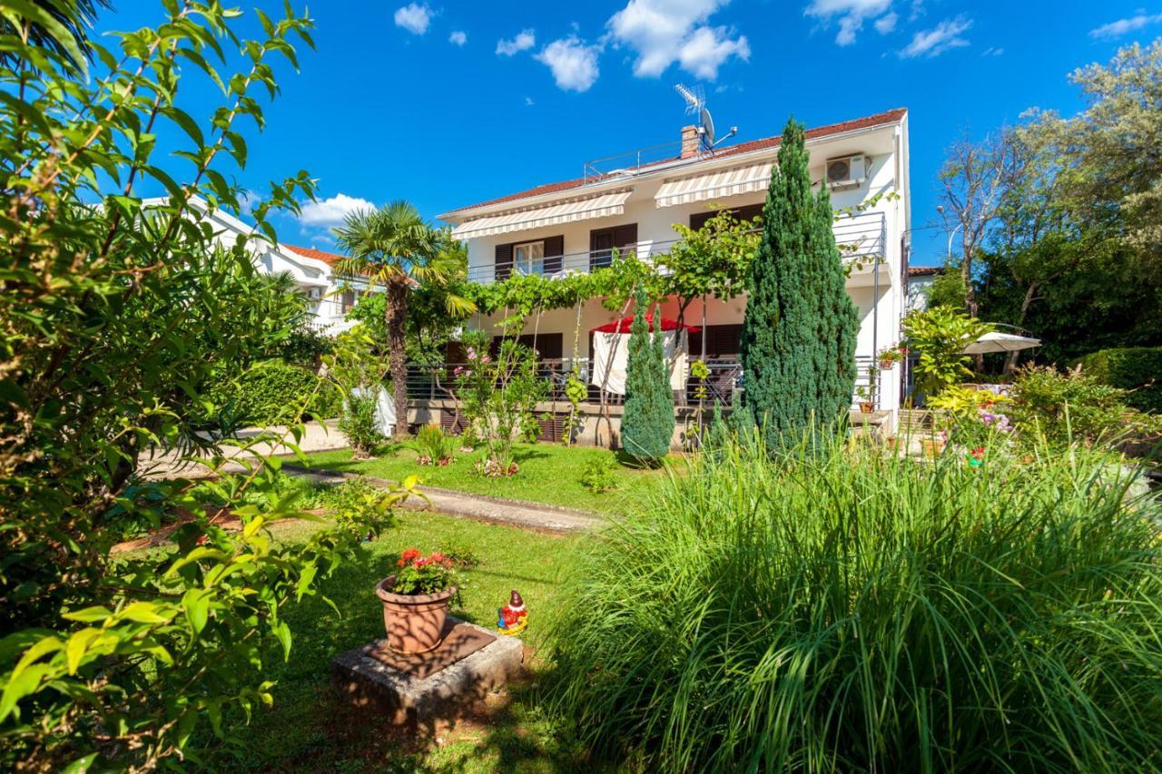 Apartment Maria Малинска Экстерьер фото