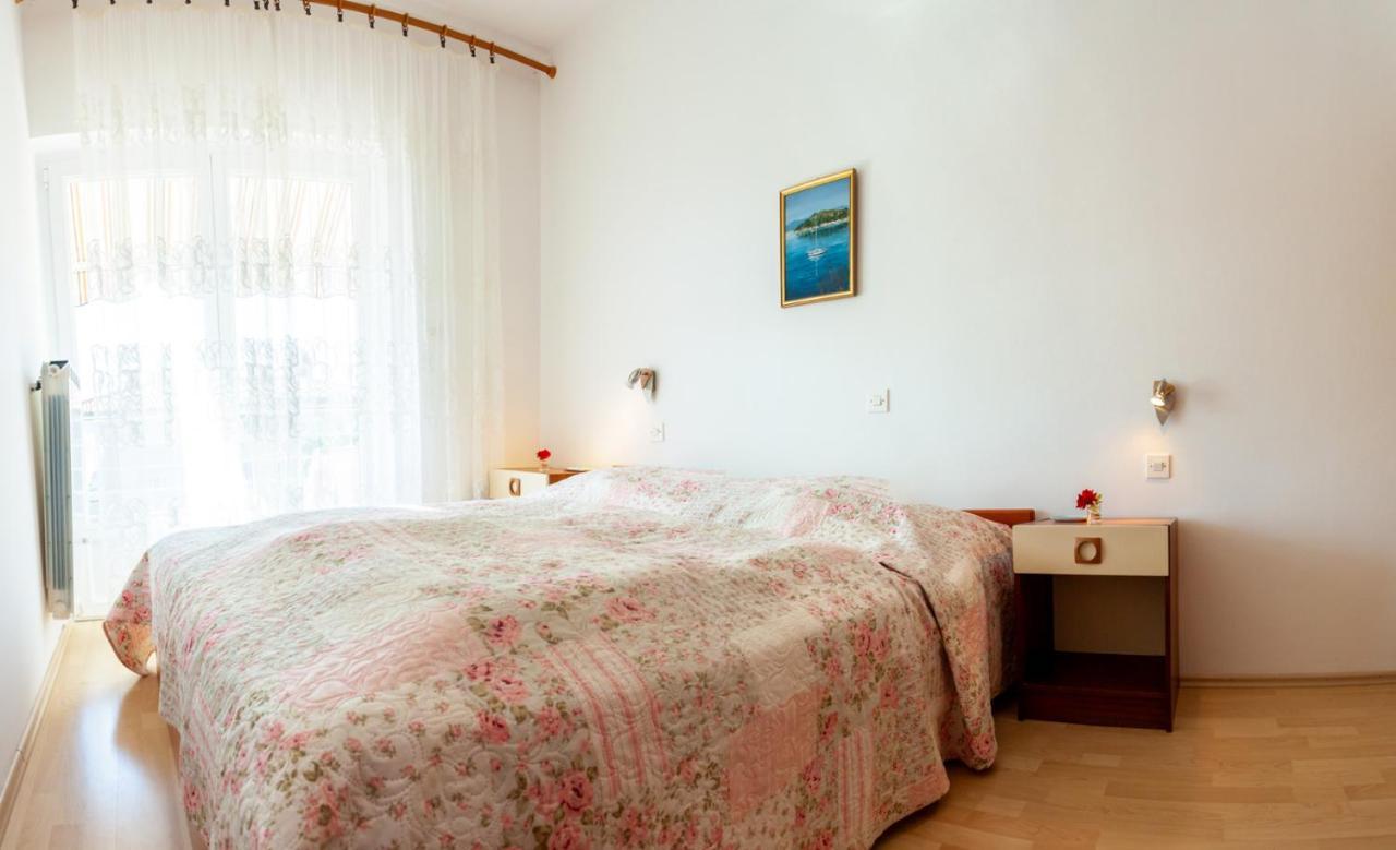 Apartment Maria Малинска Экстерьер фото