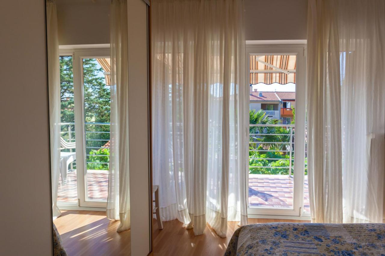 Apartment Maria Малинска Экстерьер фото