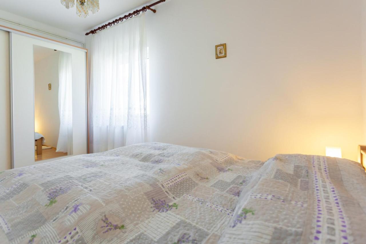Apartment Maria Малинска Экстерьер фото