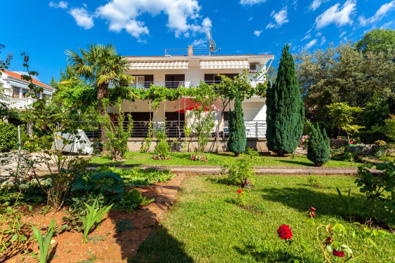 Apartment Maria Малинска Экстерьер фото