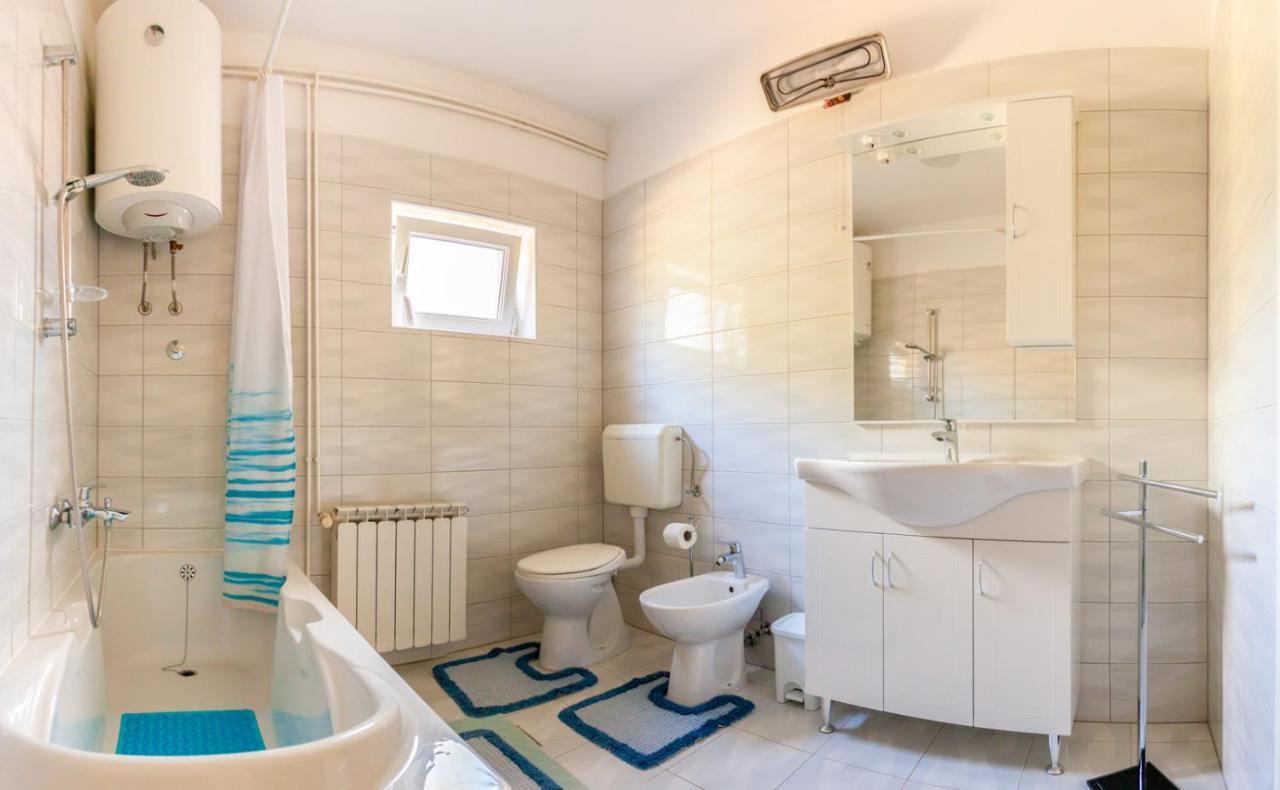 Apartment Maria Малинска Экстерьер фото