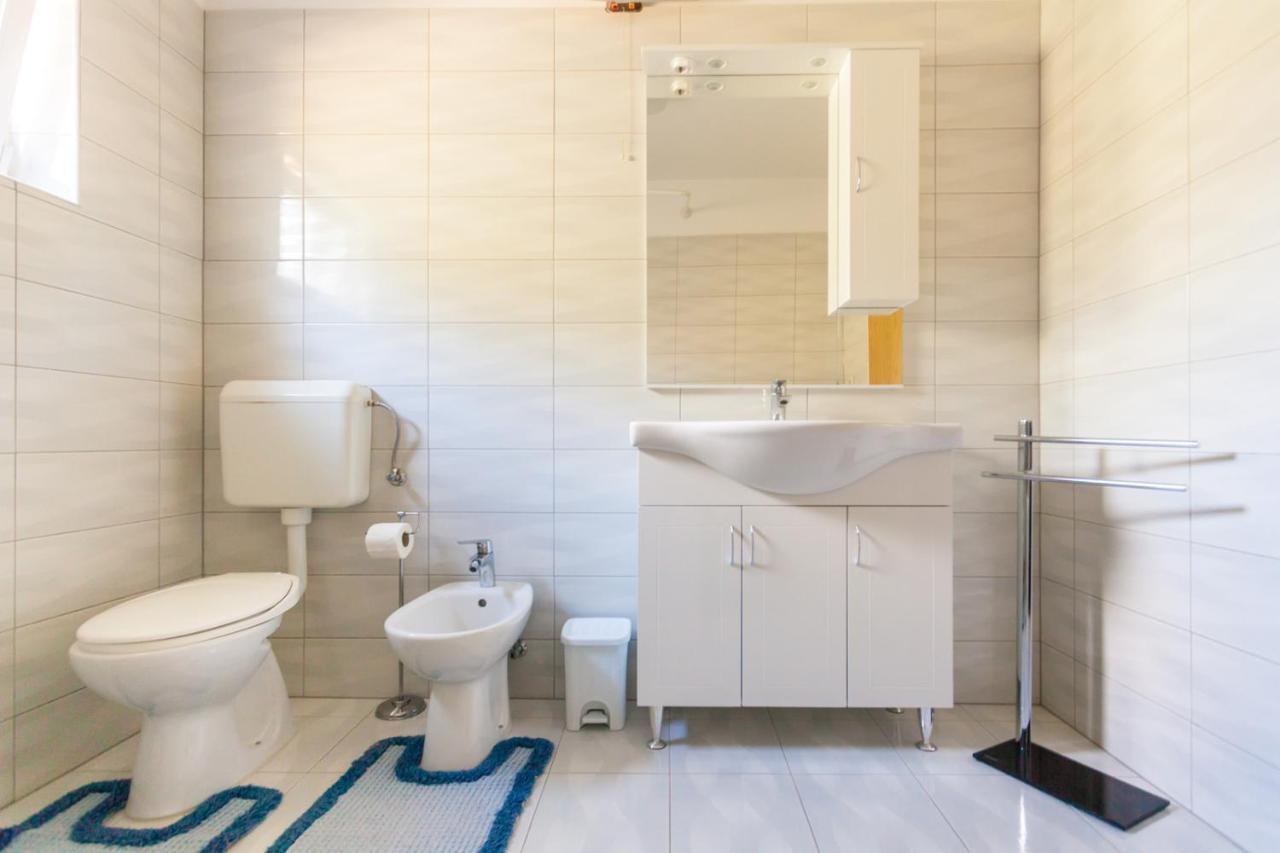Apartment Maria Малинска Экстерьер фото