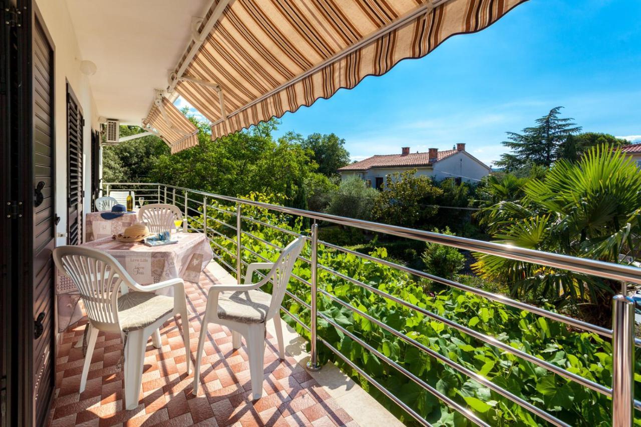 Apartment Maria Малинска Экстерьер фото