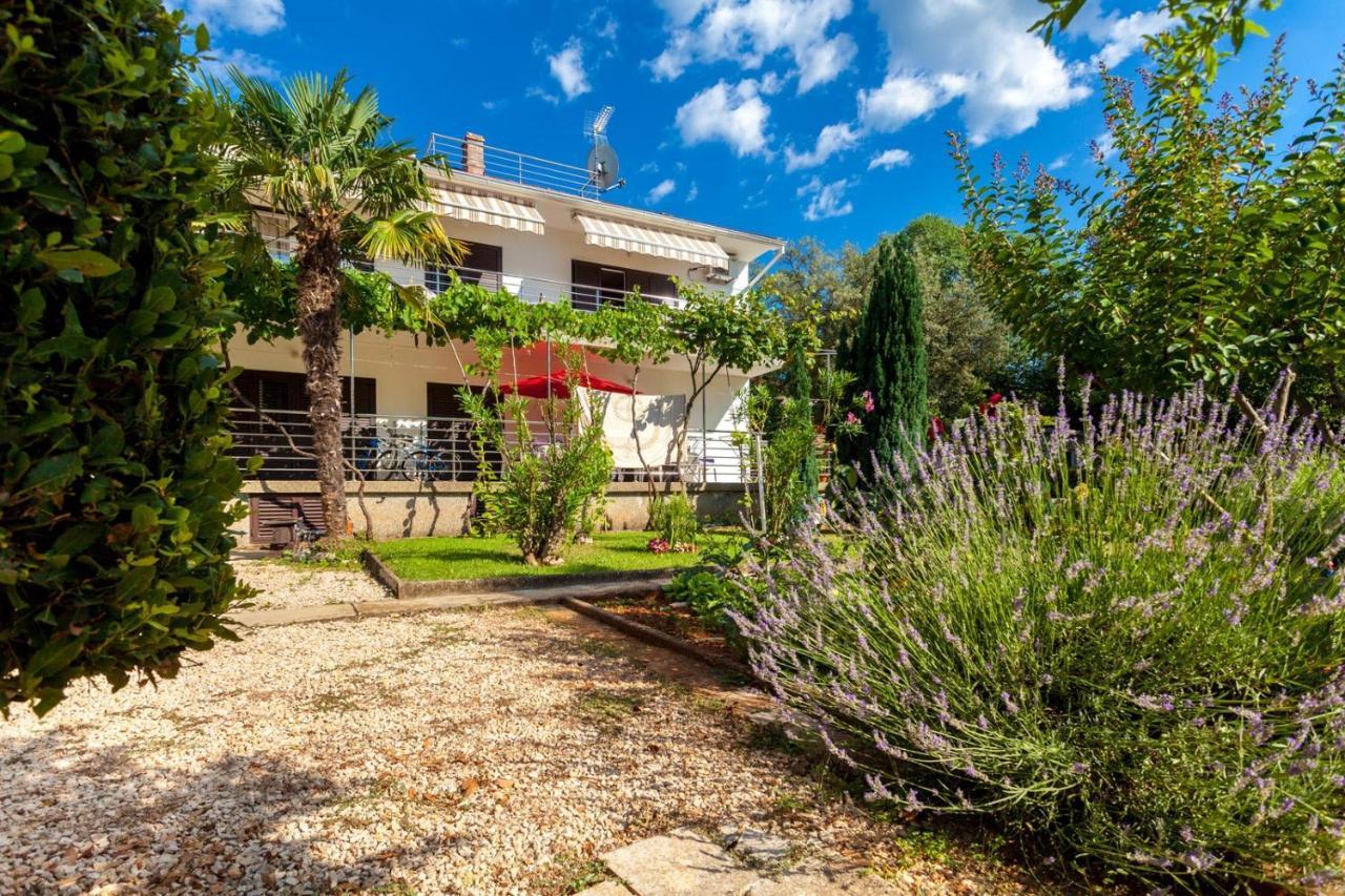 Apartment Maria Малинска Экстерьер фото