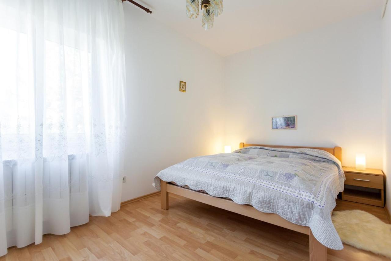 Apartment Maria Малинска Экстерьер фото
